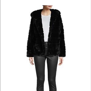 Apparis faux fur hooded short coat in size Xs